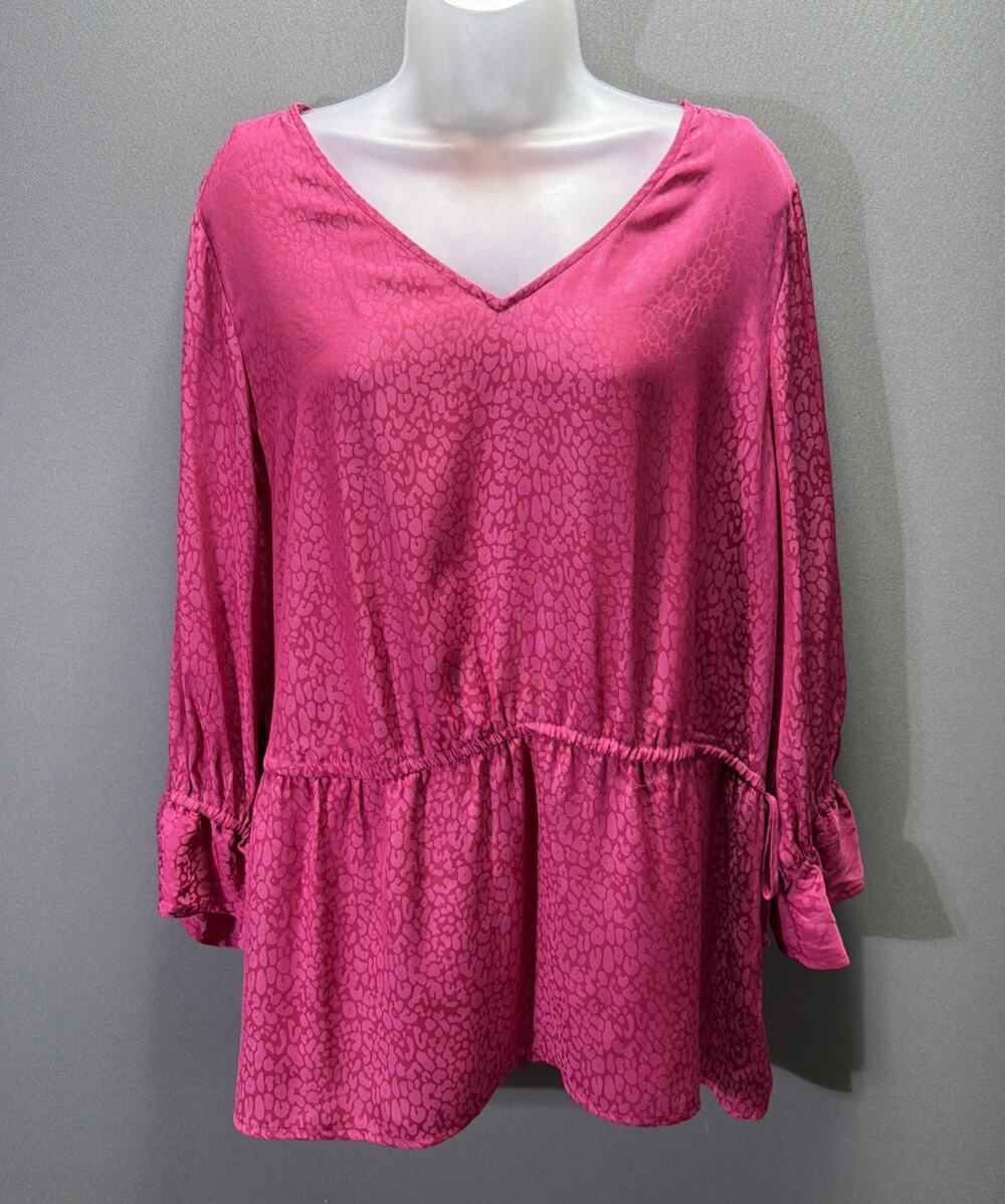 Evri Womens Plus sz 1X Top Pink Leopard Print Fitted Cinch Waist V Neck NWT